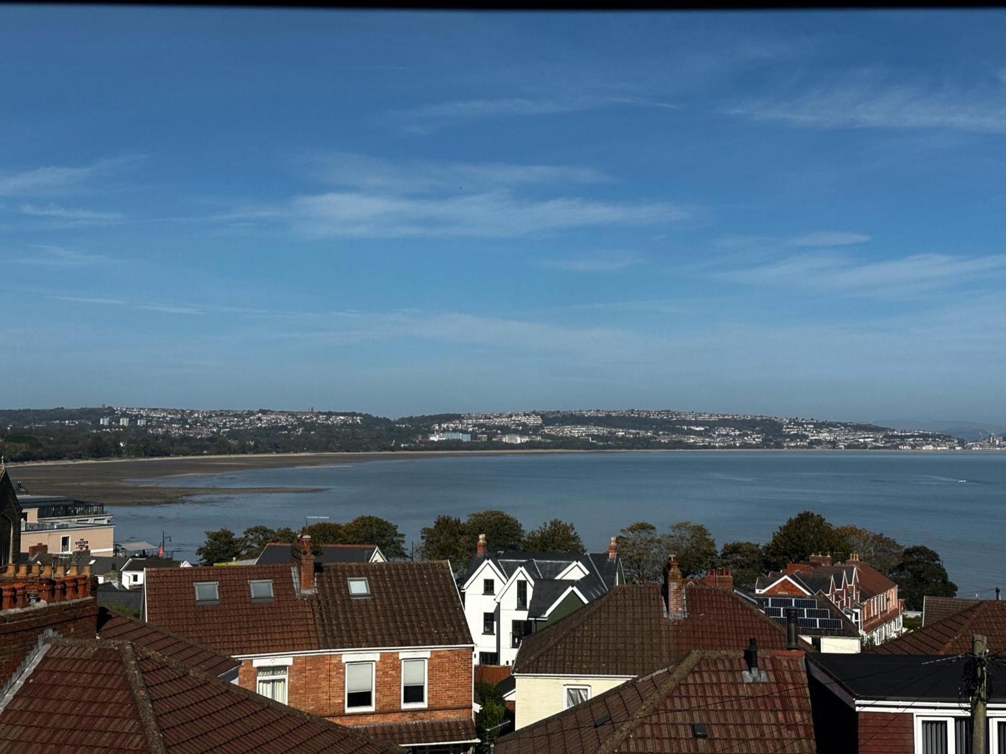 View At 142 Bed and Breakfast The Mumbles Eksteriør billede